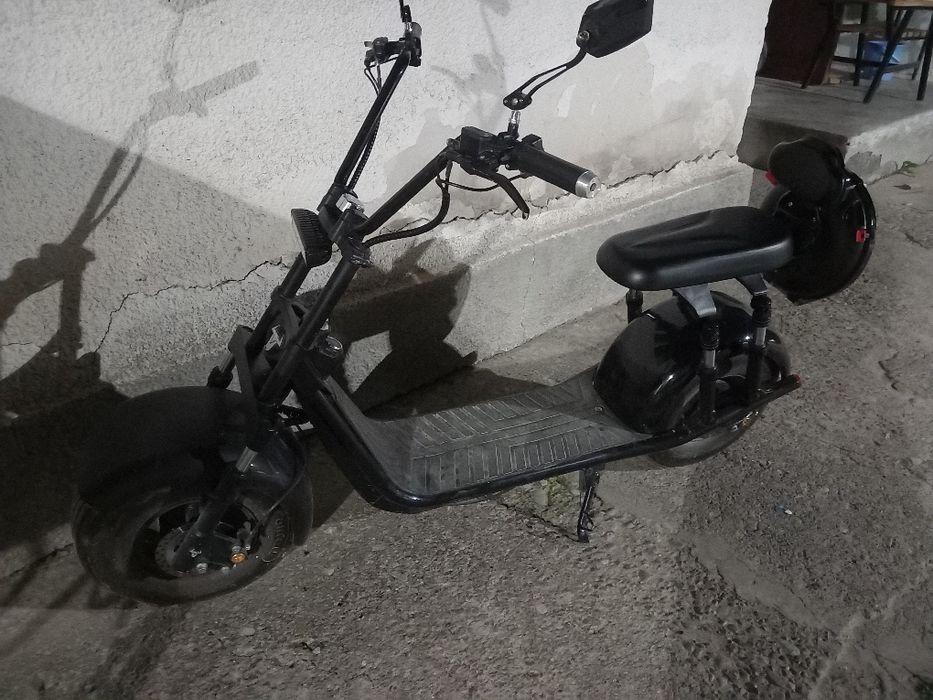 Скутер сосо сотилади