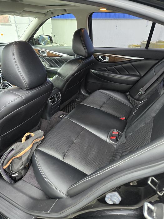 Infiniti q50 s 3.7 LPG
