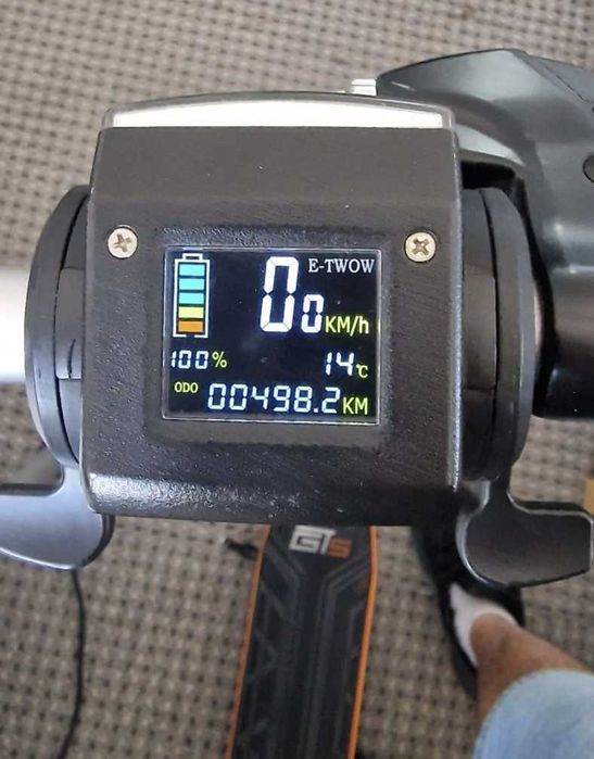 Trotineta electrica E-TWOW e twow GT SPORT Viteza 52km/h Greutate 13 kg Amortizoare fata si spate Autonomie 45 km Baterie 48V 9.6Ah