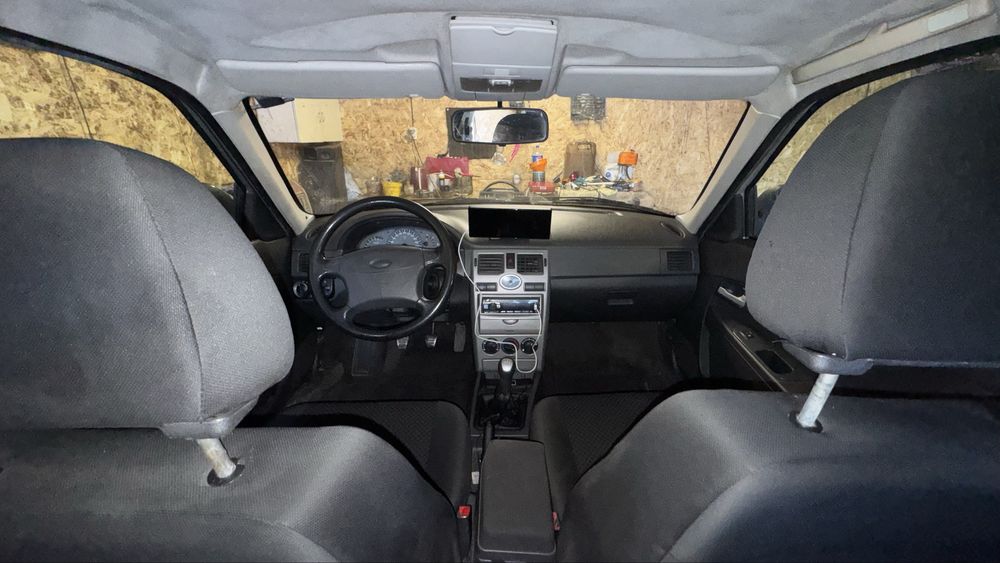 Приора хэтчбек 2012г.