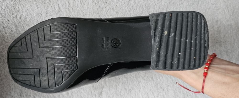 Лачени боти Bata