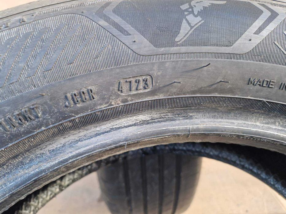 2 Goodyear R17 215/60 Летни гуми  DOT4723