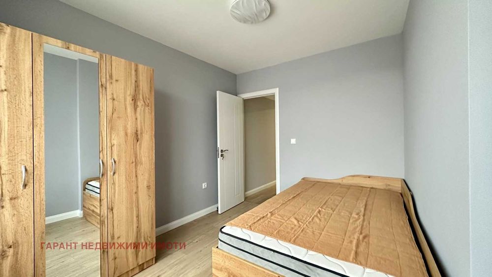 Дава се под наем Тристаен апартамент в Габрово, Център - 101 кв.м за 112200 € - Снимка #4