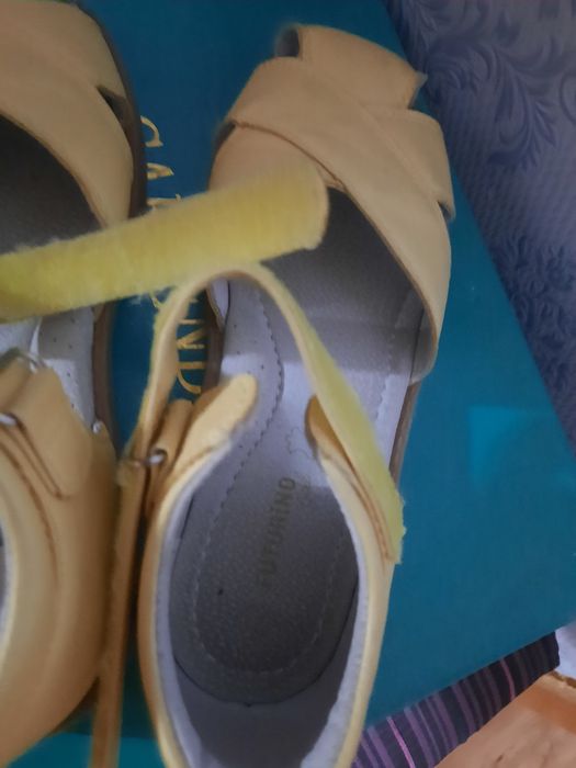 Продам сандали б/у