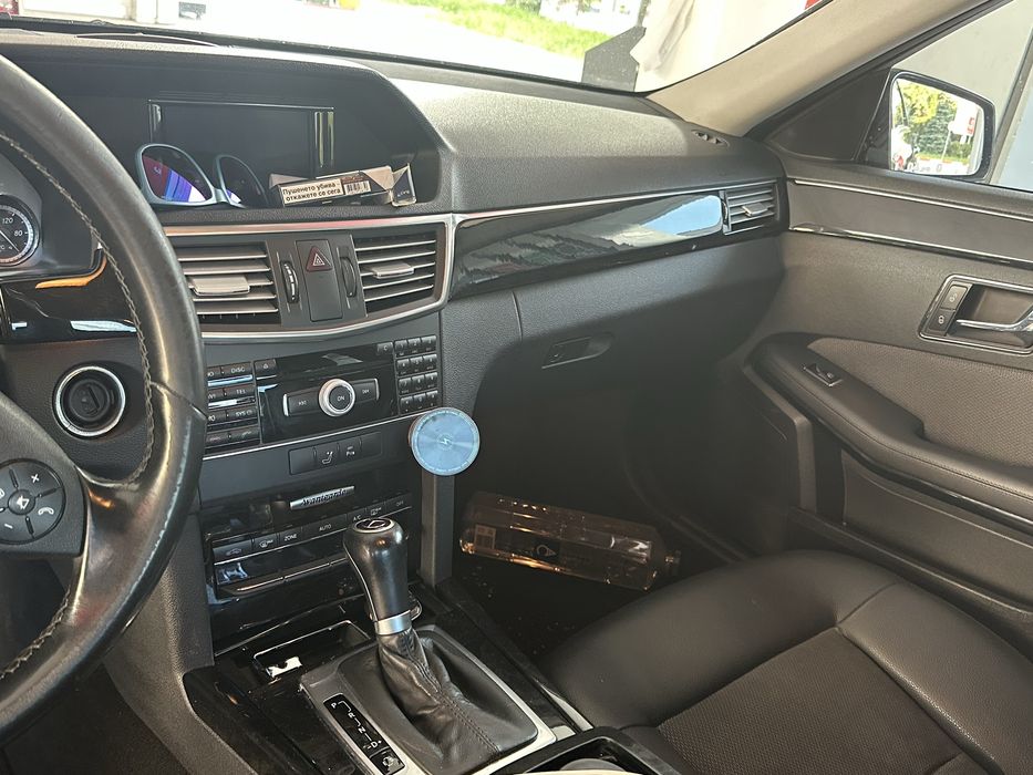 MERCEDES-BENZ E-Class 2010 — imagine 4