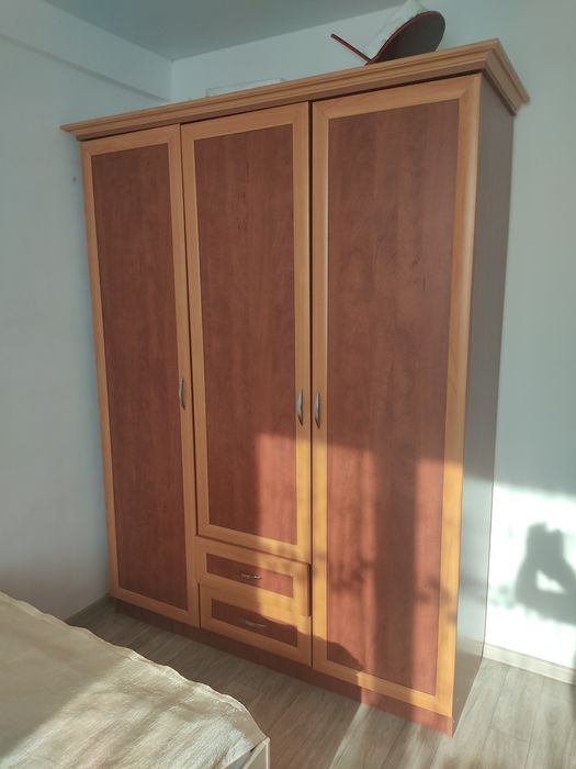 Срочно продам  б/у шкаф