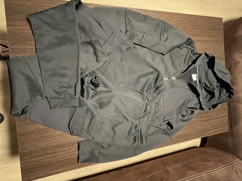 Nike -анцуг(мъжко XS)
