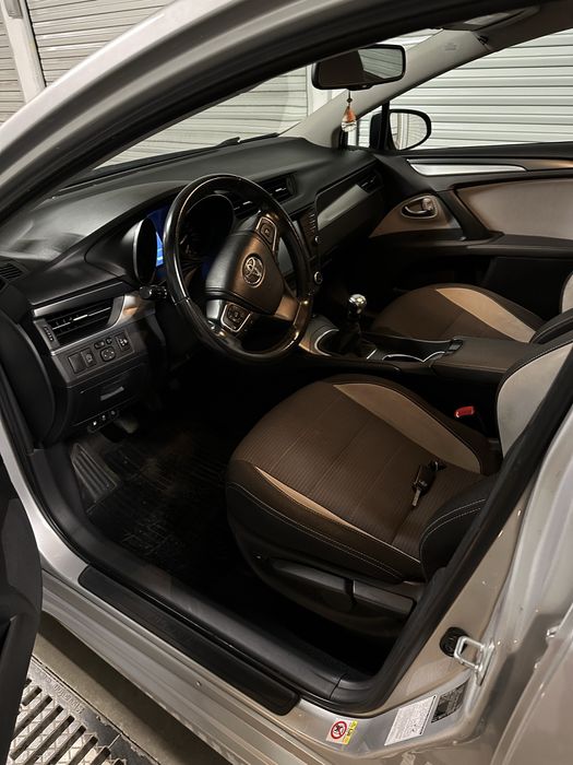 Toyota avensis 2.0 diesel