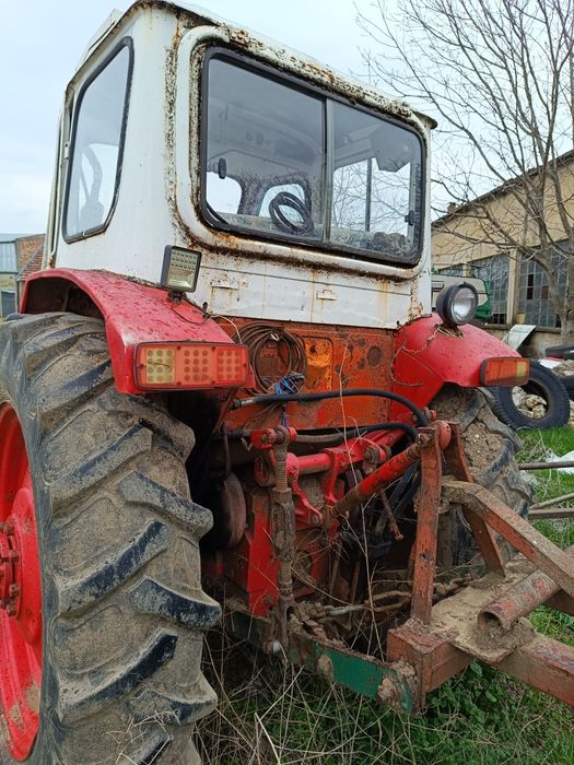 Продава се ЮМЗ 6Л