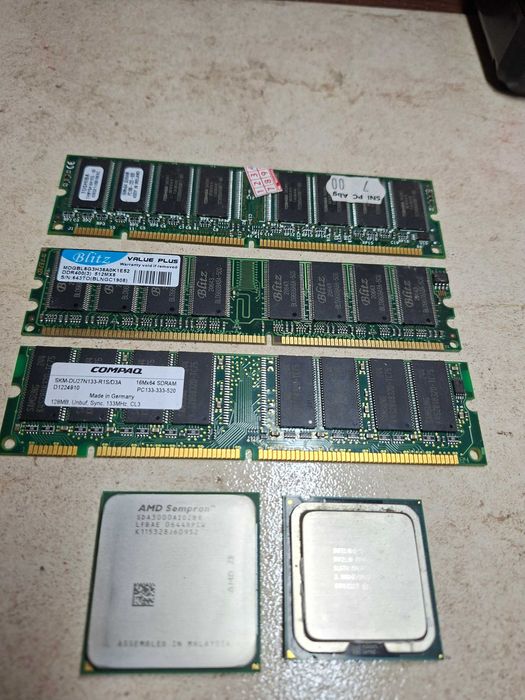 Memorii SDRAM și DDR1 (128MB / 512MB)