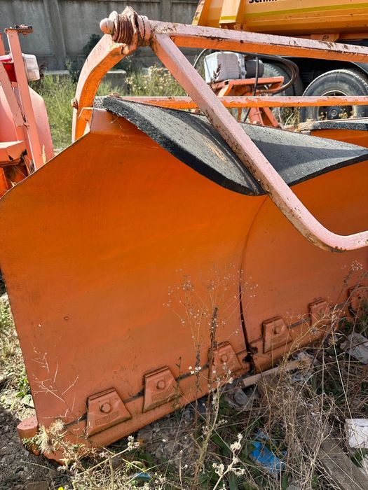 Lama deszapezire hidraulica Sărăriță Schmidt DESZAPEZIRE