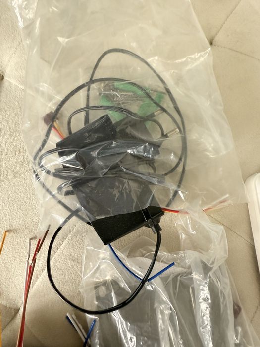 Video interfon cu deschidere poarta/ usa din buton