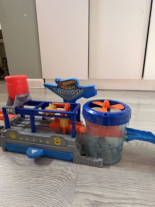 Мега автомойка Хотвилс Hot Wheels