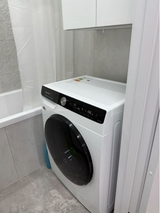 Продаю стиральную машину самсунг срочно!