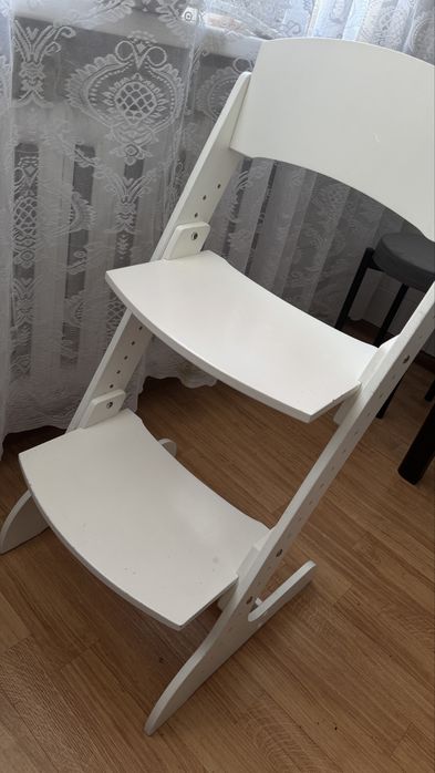 Детский растущий стул.