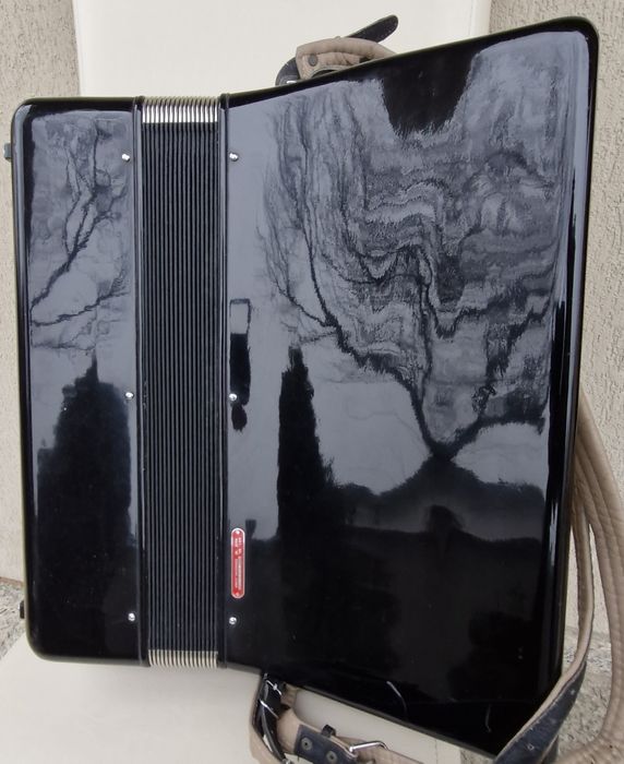 Acordeon italian  Baile cu 80 basi