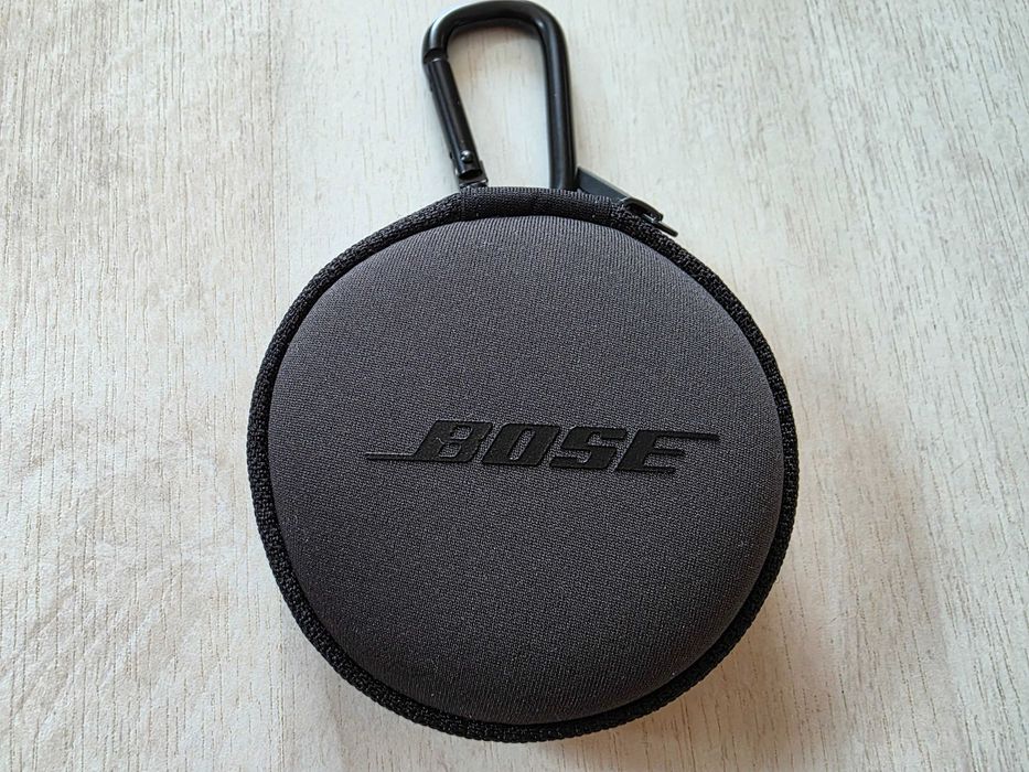 iPod Shuffle 4th Gen Space Gray (mp3 player) 2 GB memorie + casti BOSE