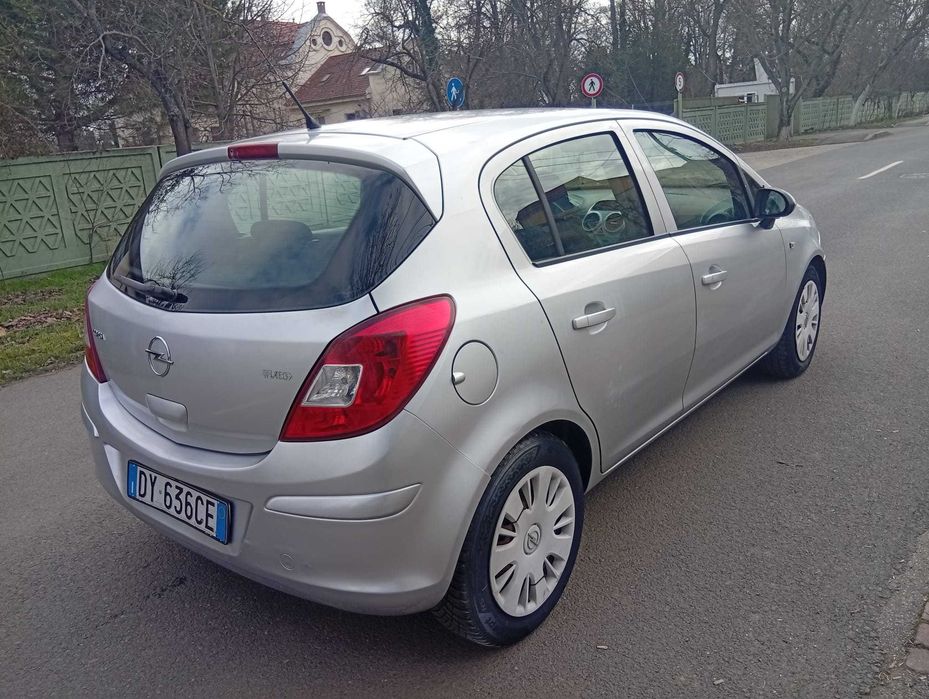 Opel Corsa 1.2 Benzina si GPL 2010