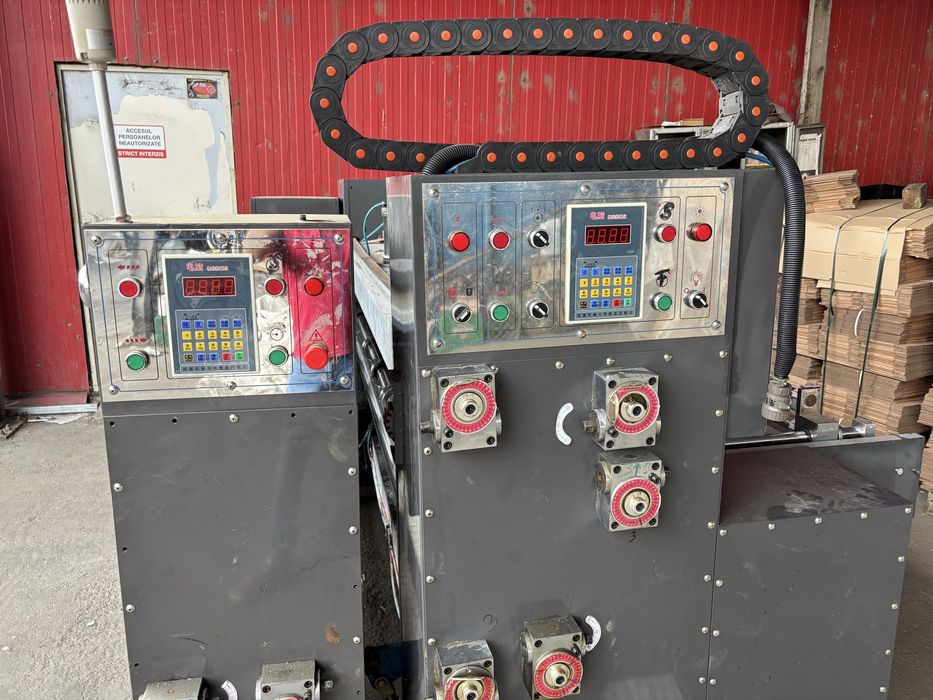 Utilaj cutii carton flexo slotter