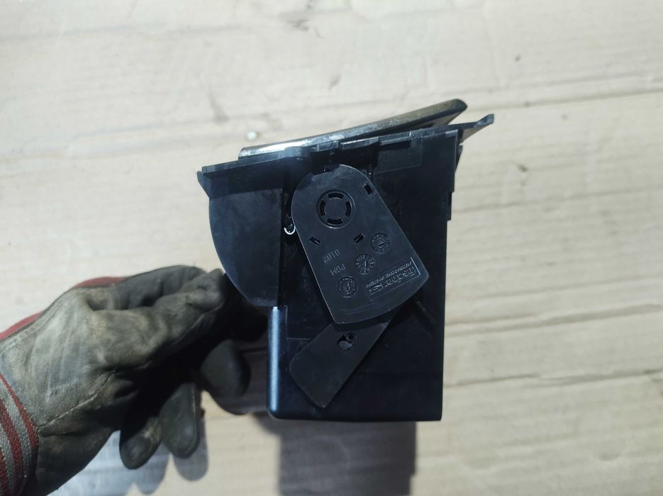 Поставка за Чаша Къп Холдър Mercedes E class W211 4Matic Tmodel 2008