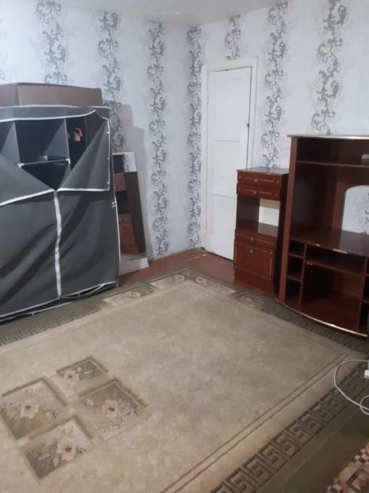 Продам полуторку срочно район площади