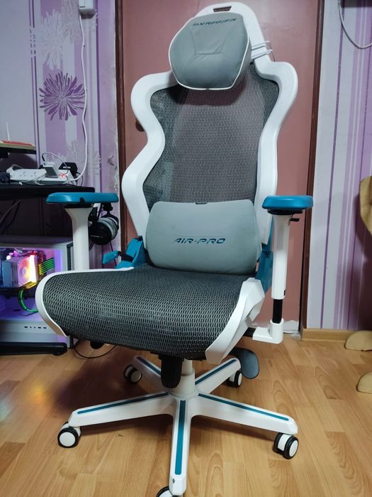 Продаю оборудование для музыкантов.