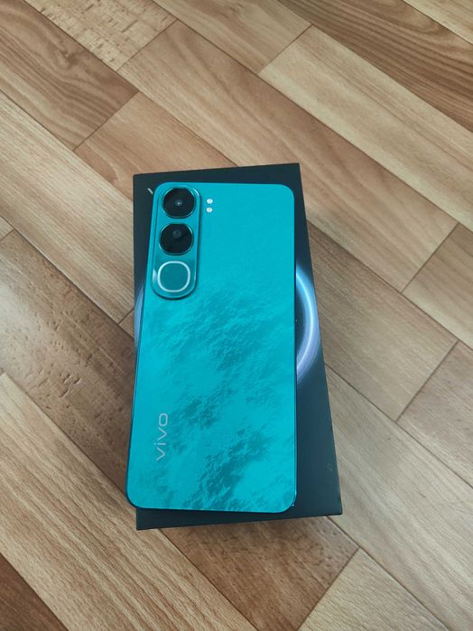 продам телефон Vivo V40 Lite 8/256Gb