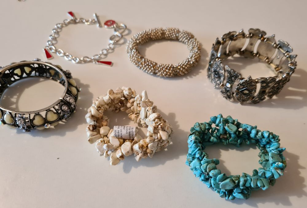 Lot 6buc brățări diverse absolut noi Italia