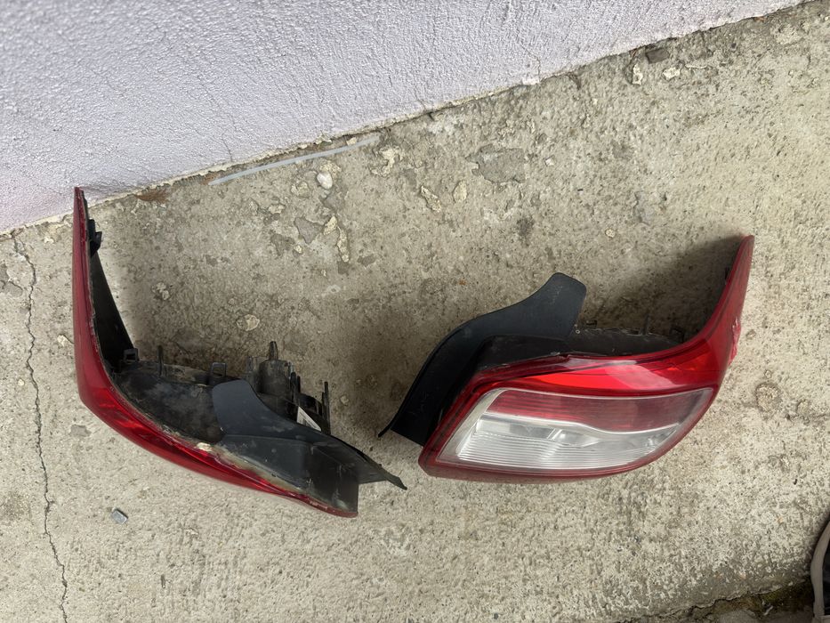 Piese Logan  TRIPLA STOPURI cu defecte ! si Airbag 150 lei logan 2