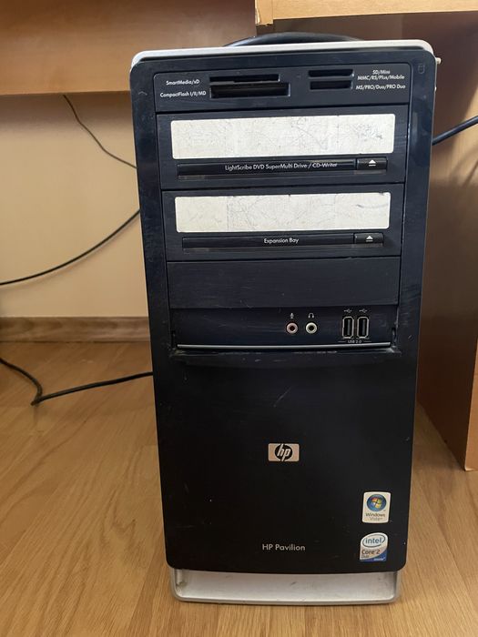 Компютър HP колплект с монитор, мишка и клавиатура