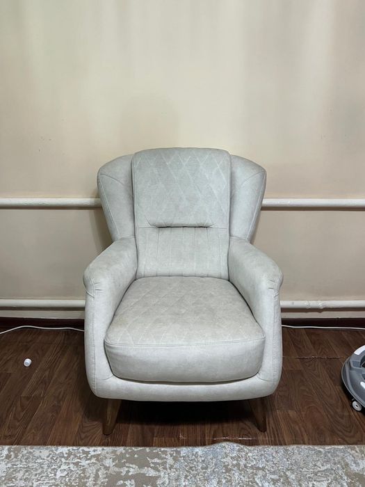 Диван 2 кресла год назад покупали