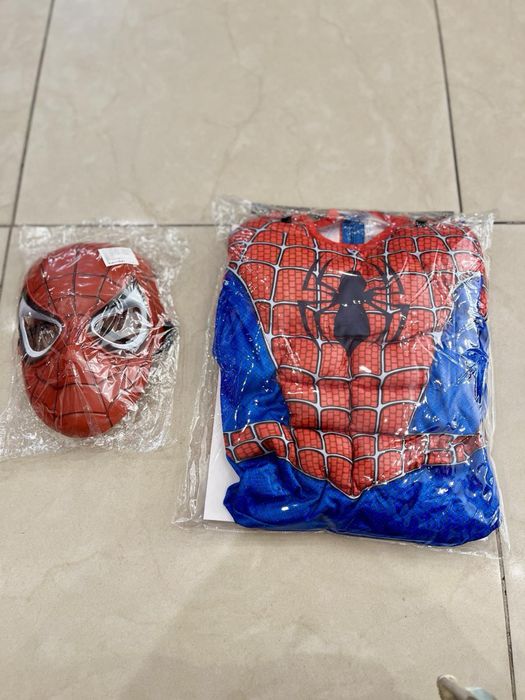 Спайдърмен костюм  с мускули +пластмасова маска/Spiderman costume