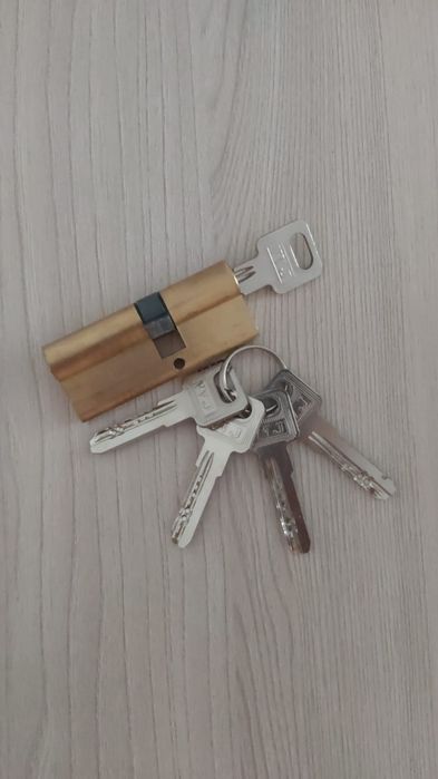 Сердцевина входной дверь