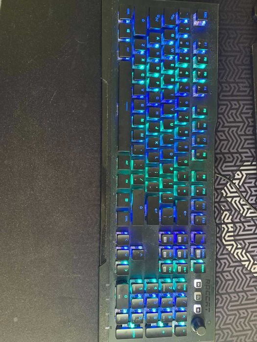 ROCCAT Vulcan 121 AIMO Спешно!!!