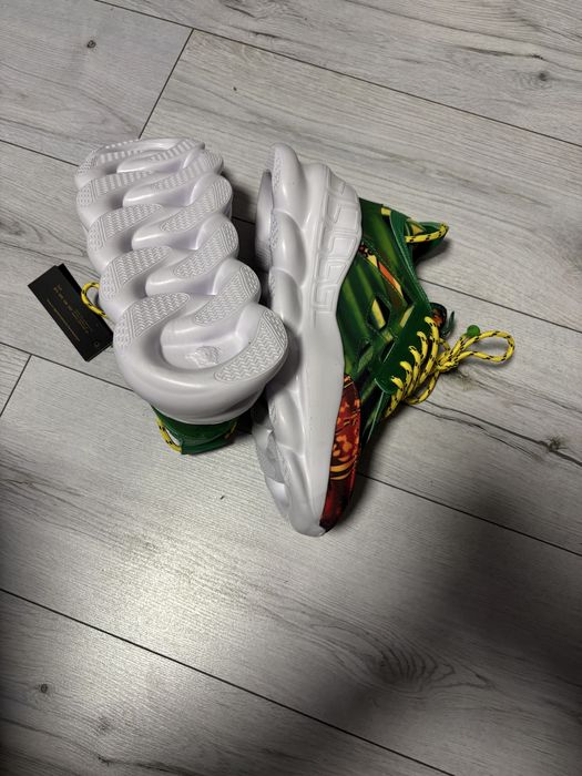 Versace chain reaction jungle