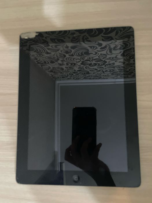 Продам сломанный айпад