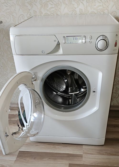 ARISTON AVD 109 8кг. инверторен мотор