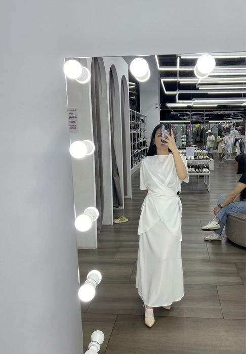 Продам белое платье.