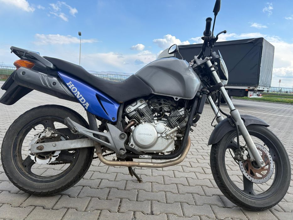 Honda varadero XL 125 in Stare Buna  de functionare  cu toate actele in regular fiscal pe loc .