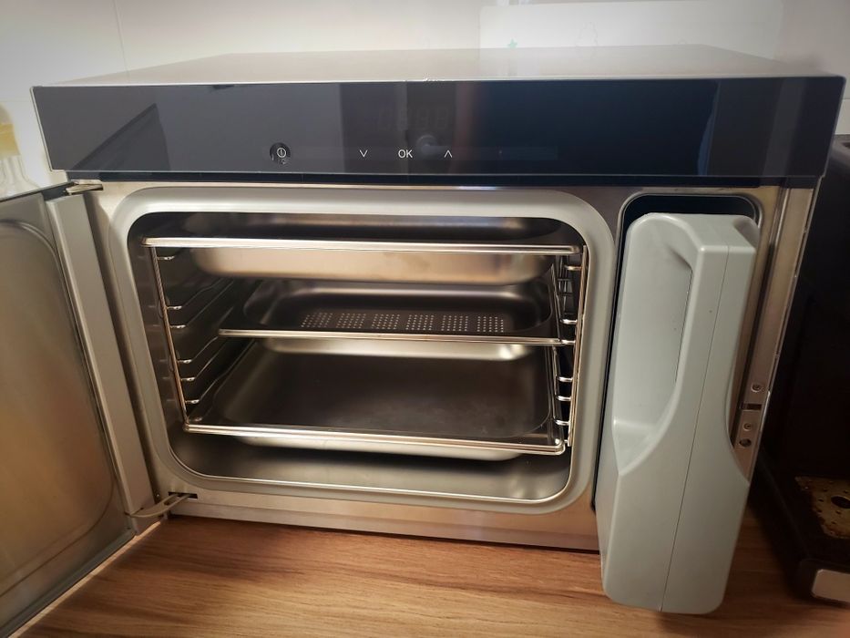 Cuptor Miele cu aburi DG 6010