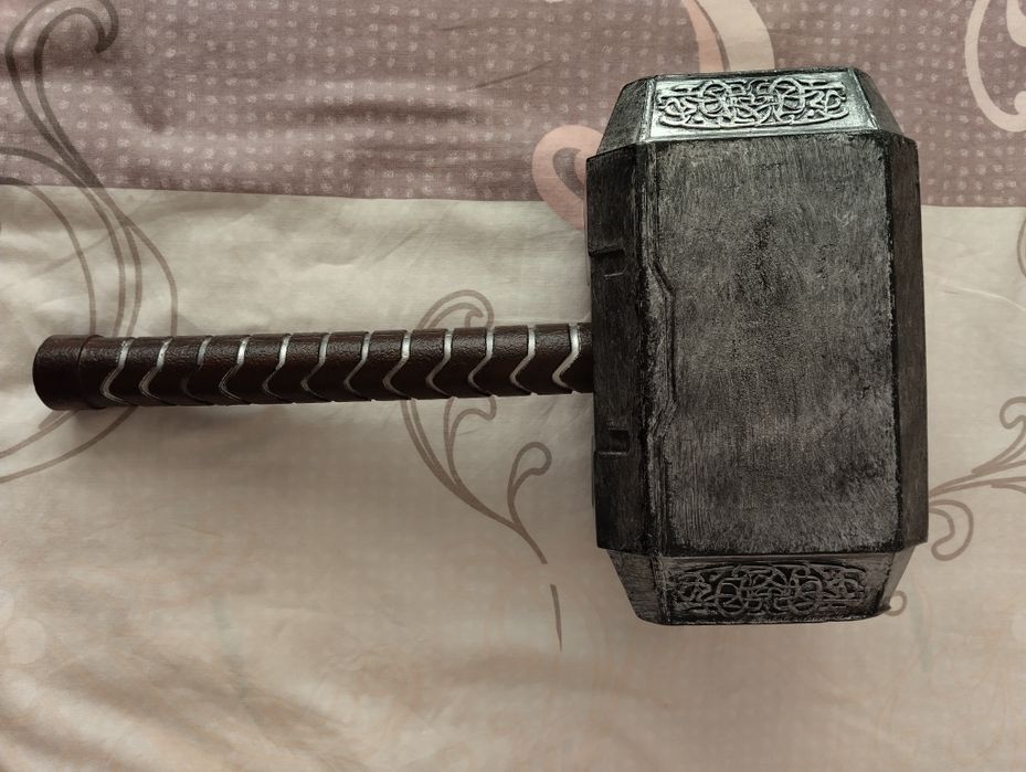 Костюм за Хелоуийн с пластмасов чук