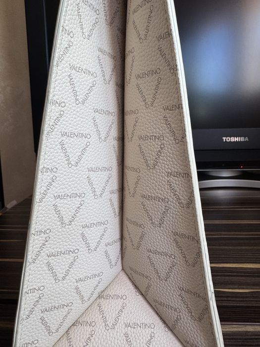 Дамски чанти furla и valentino