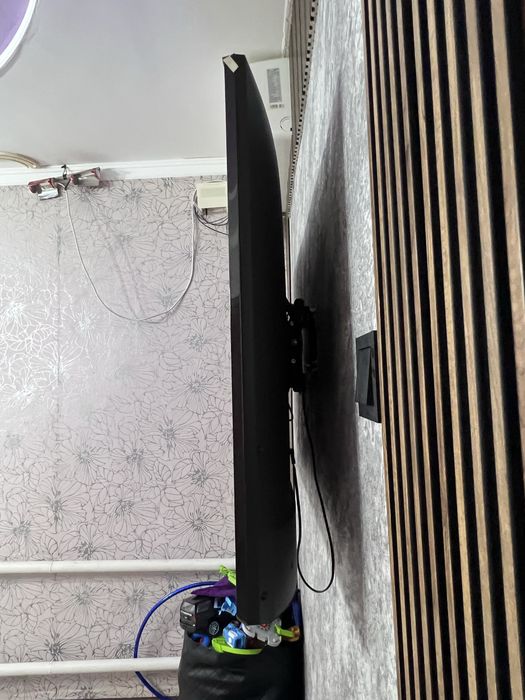 Теливизор. Болшой.