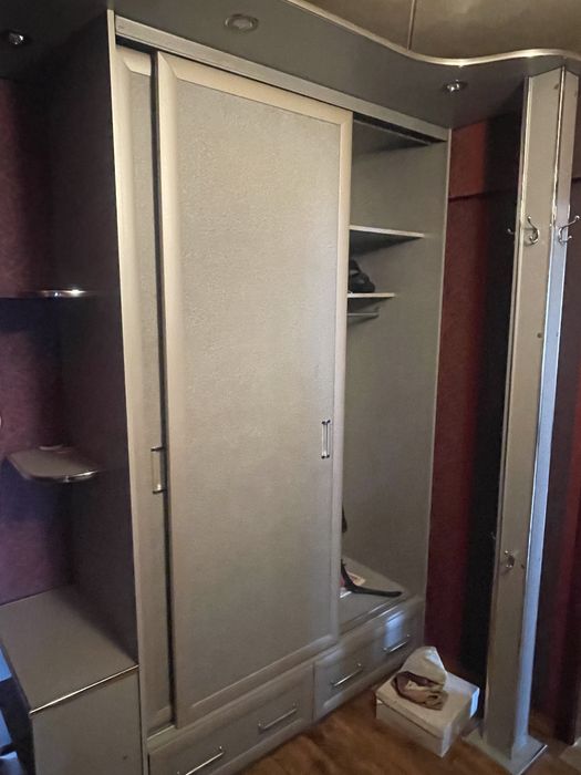 Продам прихожую