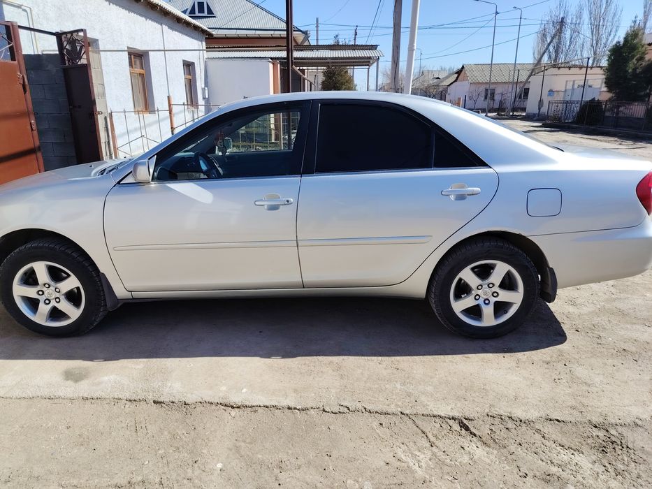 Тайота Камри 30 сатылады.