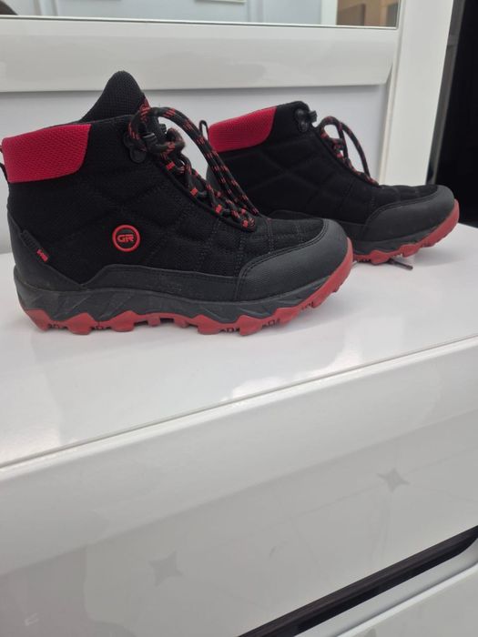 Продам ботинки 36 размер