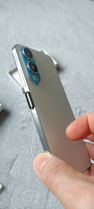 Нов Смартфон с Android 15