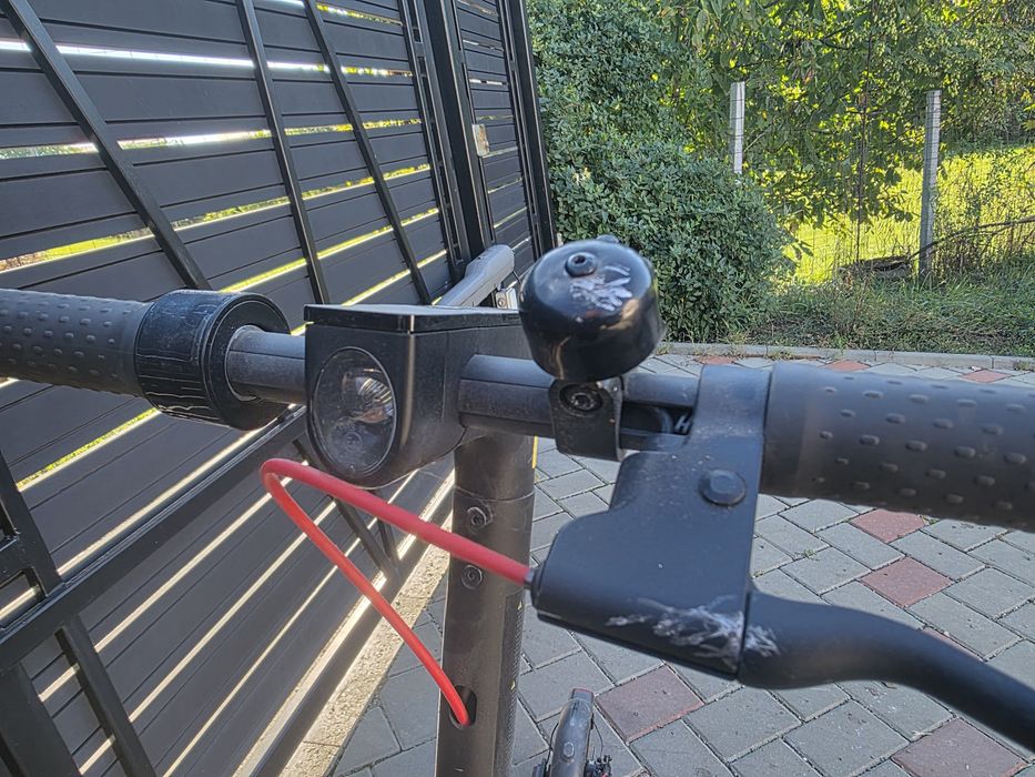 Vând trotineta electrica Xiaomi