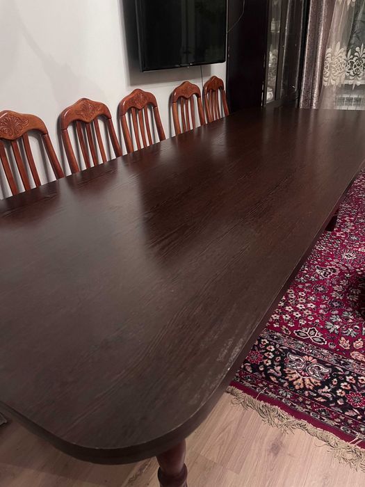 Стол для гостиной