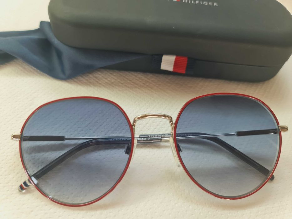 Слънчеви очила TOMMY HILFIGER